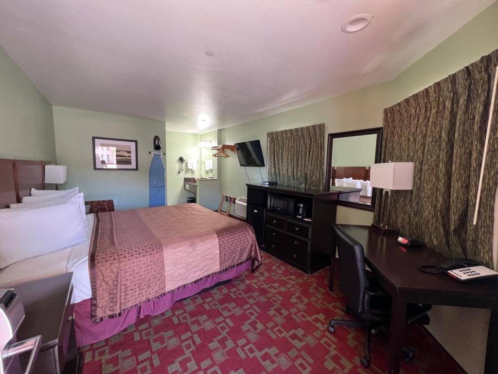 Rancho California Inn เทเมคิวลา ภายนอก รูปภาพ