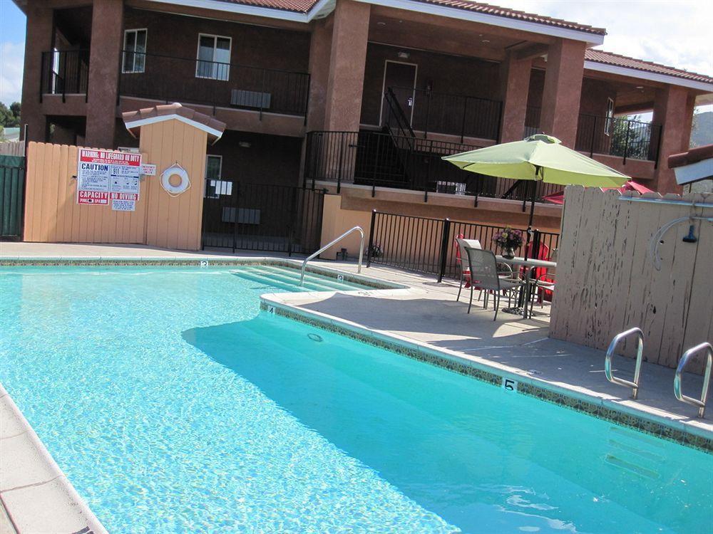 Rancho California Inn เทเมคิวลา ภายนอก รูปภาพ