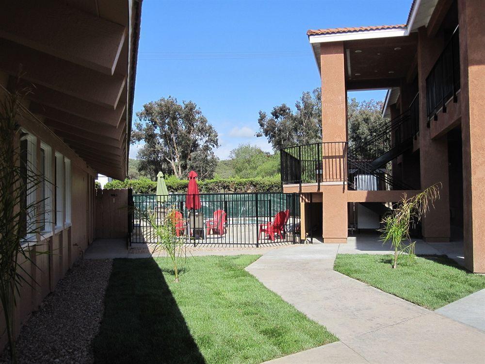 Rancho California Inn เทเมคิวลา ภายนอก รูปภาพ