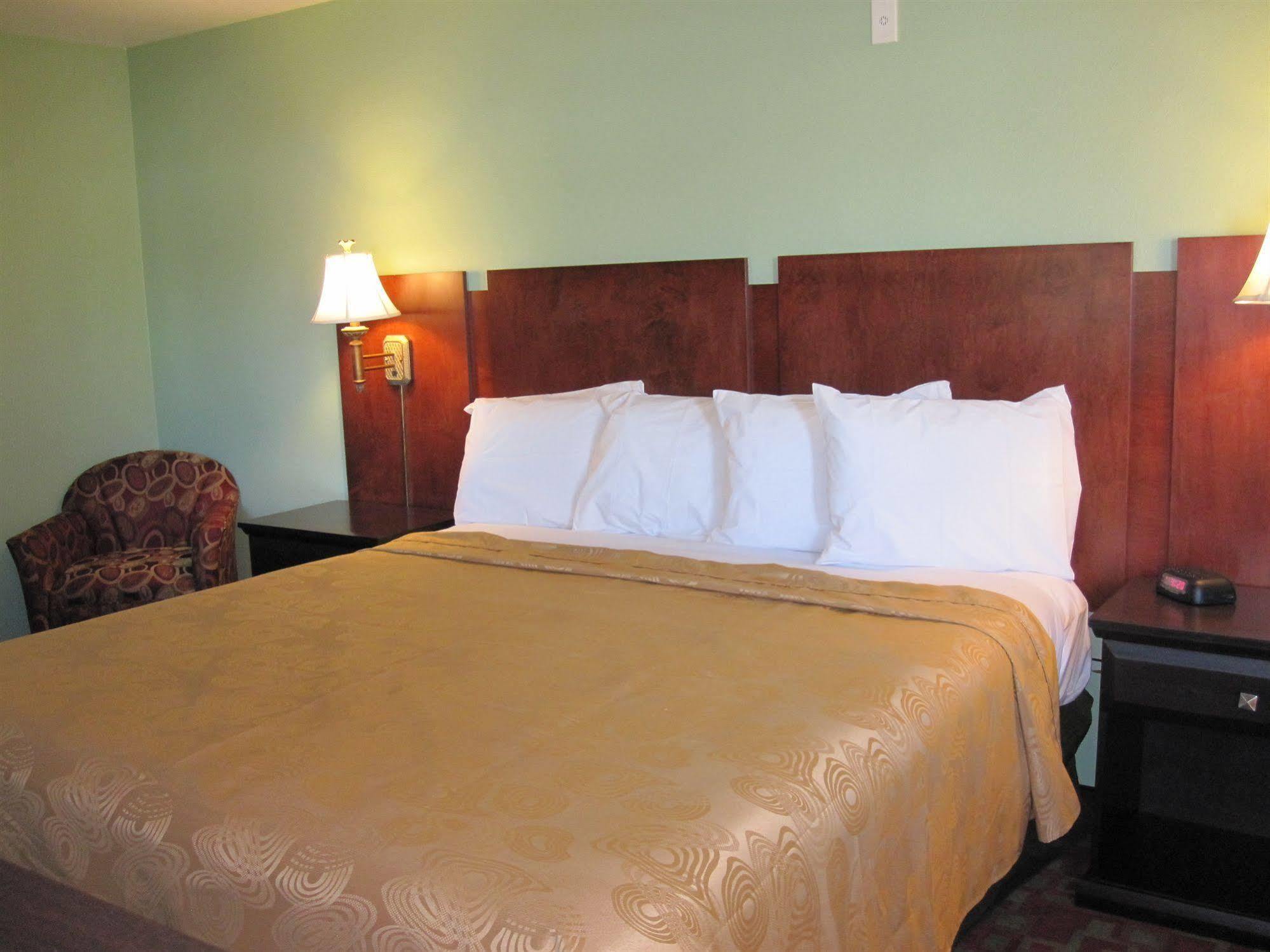 Rancho California Inn เทเมคิวลา ภายนอก รูปภาพ