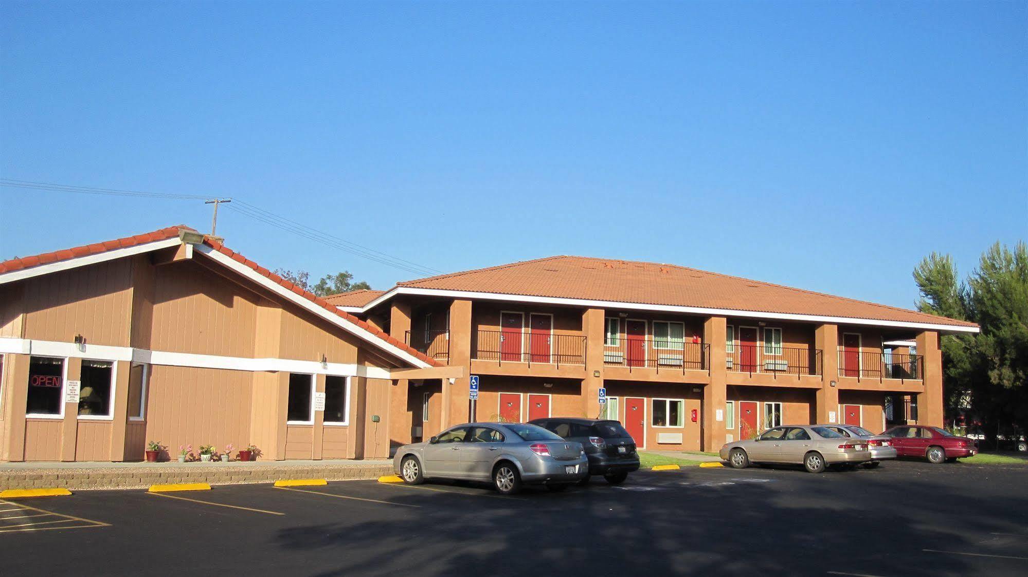 Rancho California Inn เทเมคิวลา ภายนอก รูปภาพ