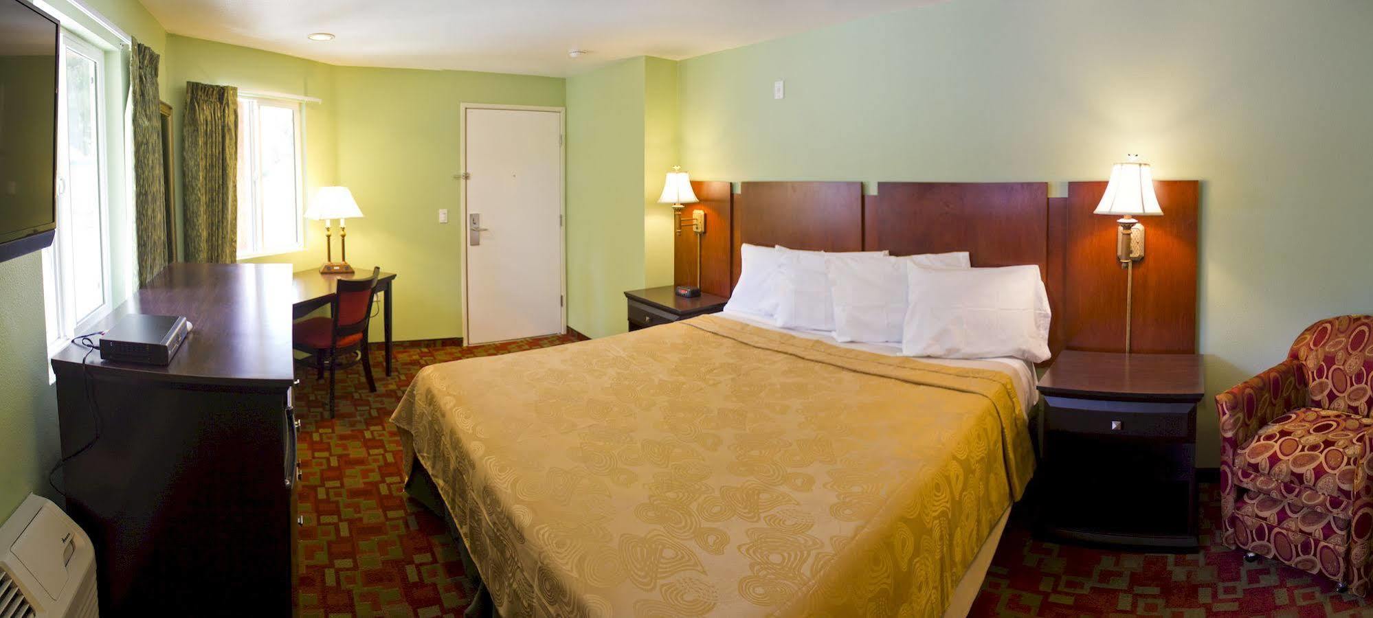 Rancho California Inn เทเมคิวลา ภายนอก รูปภาพ